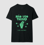 Não uso talher, como com as mãos