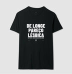 De longe pareço lésbica
