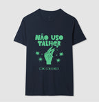 Não uso talher, como com as mãos